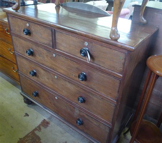 Victorian mahogany chest of drawers